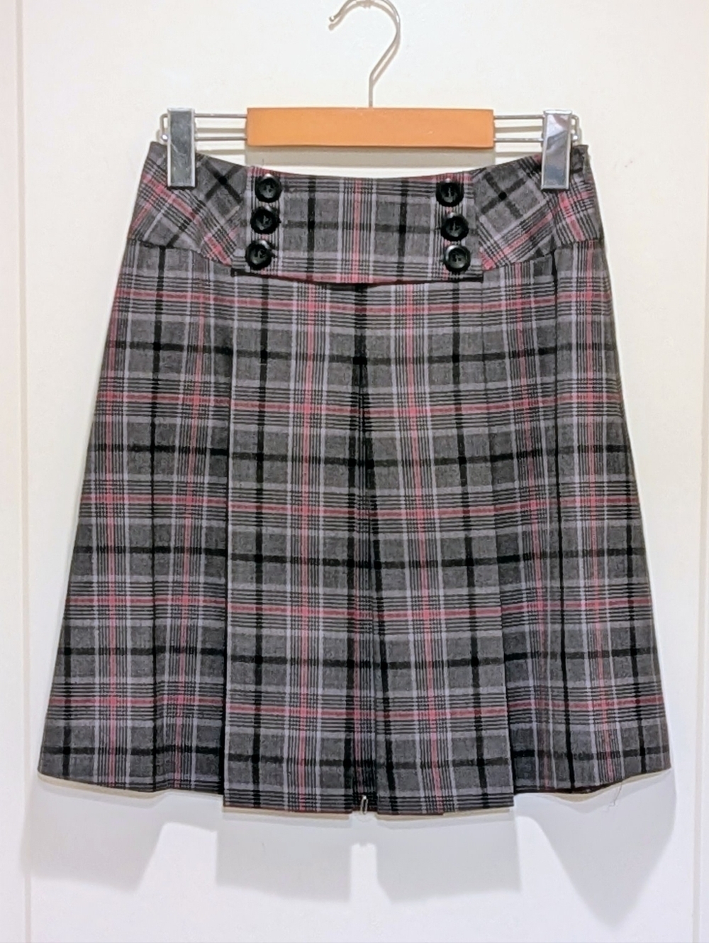 EUC Plum 2 00s Grey, Red and Black Tartan Mini Kilt